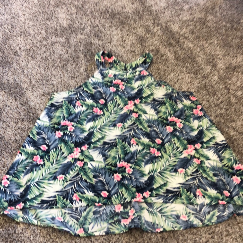 Floral top size small
